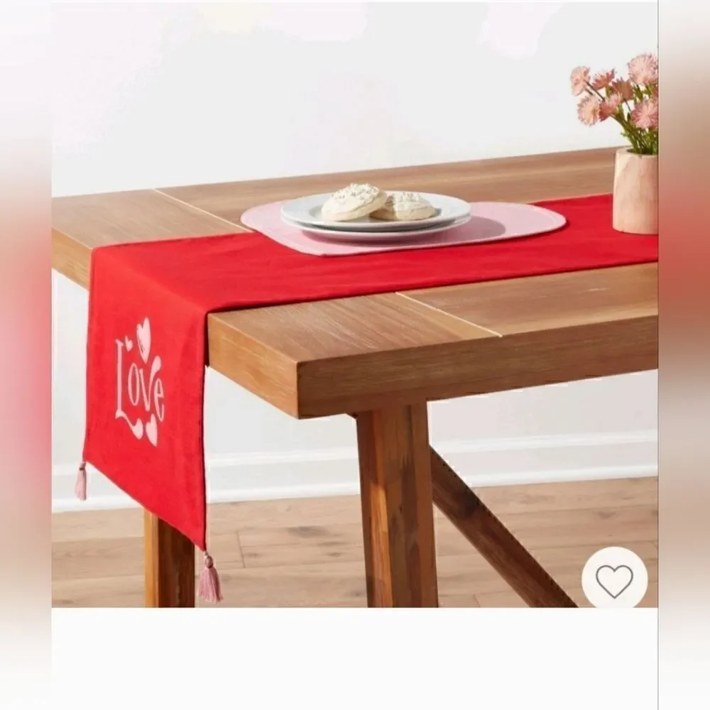 Nwt Valentine's Day Table Runner and Be Kind Banner bundle. NWT